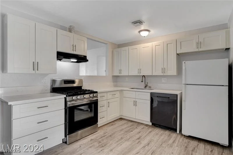 5075 San Anselmo, Las Vegas, NV 89120
