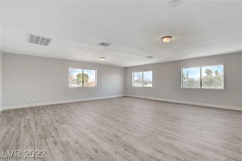 5075 San Anselmo, Las Vegas, NV 89120