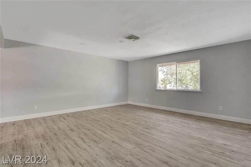 5075 San Anselmo, Las Vegas, NV 89120