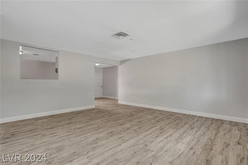 5075 San Anselmo, Las Vegas, NV 89120