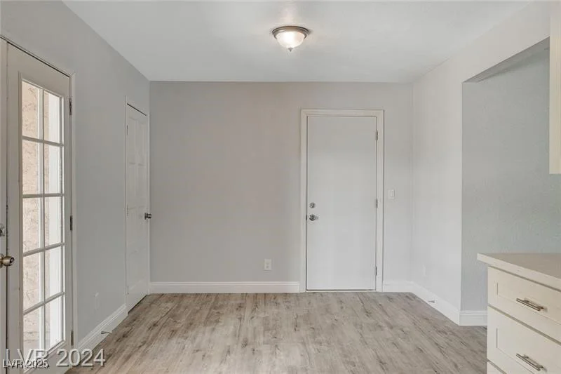 5075 San Anselmo, Las Vegas, NV 89120