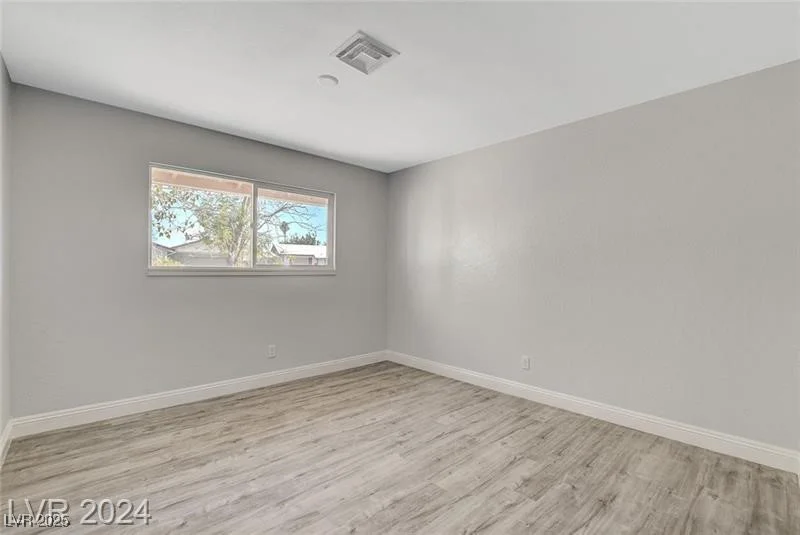 5075 San Anselmo, Las Vegas, NV 89120