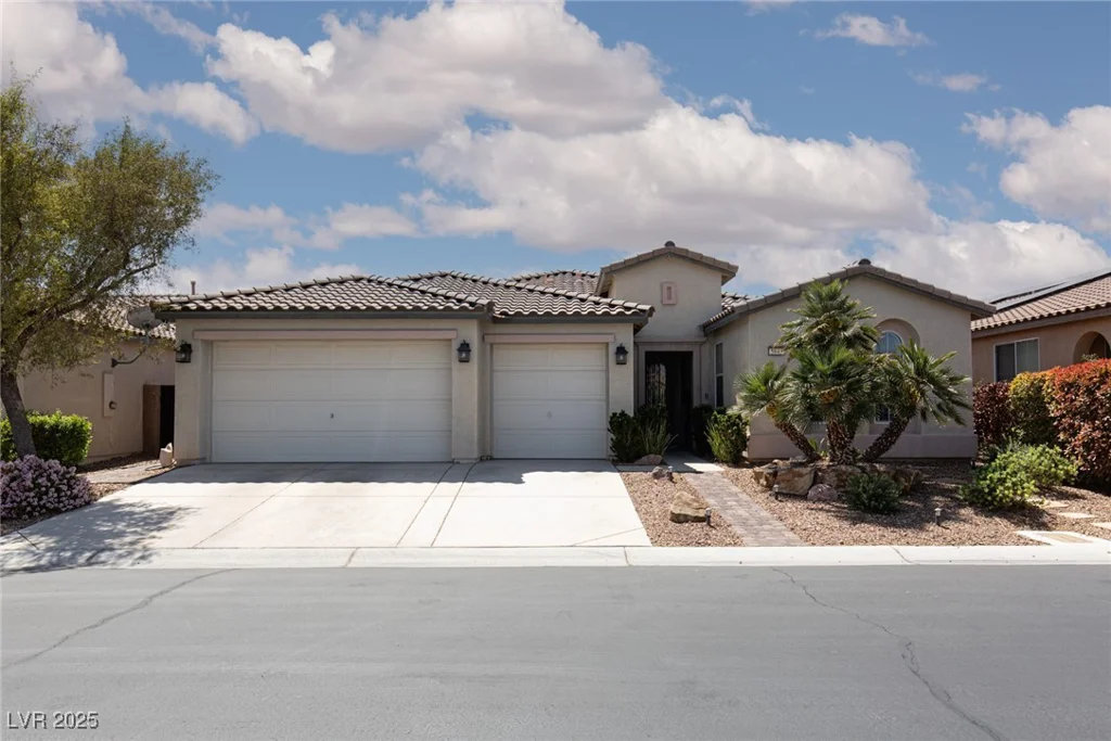 5843 Reeves Springs, Las Vegas, NV 89131