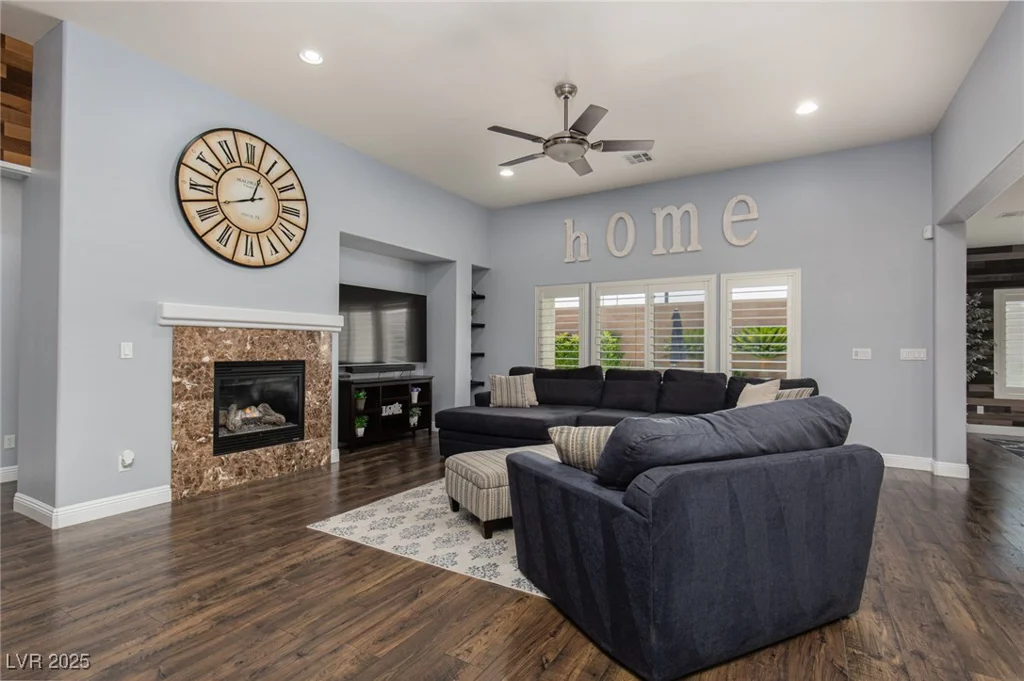 5843 Reeves Springs, Las Vegas, NV 89131