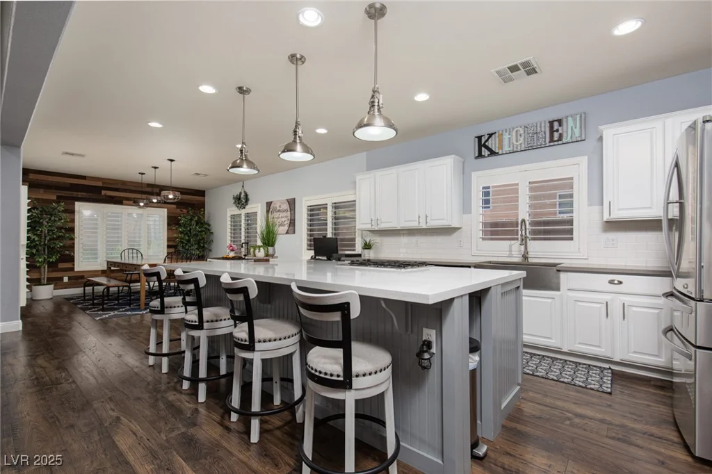 5843 Reeves Springs, Las Vegas, NV 89131