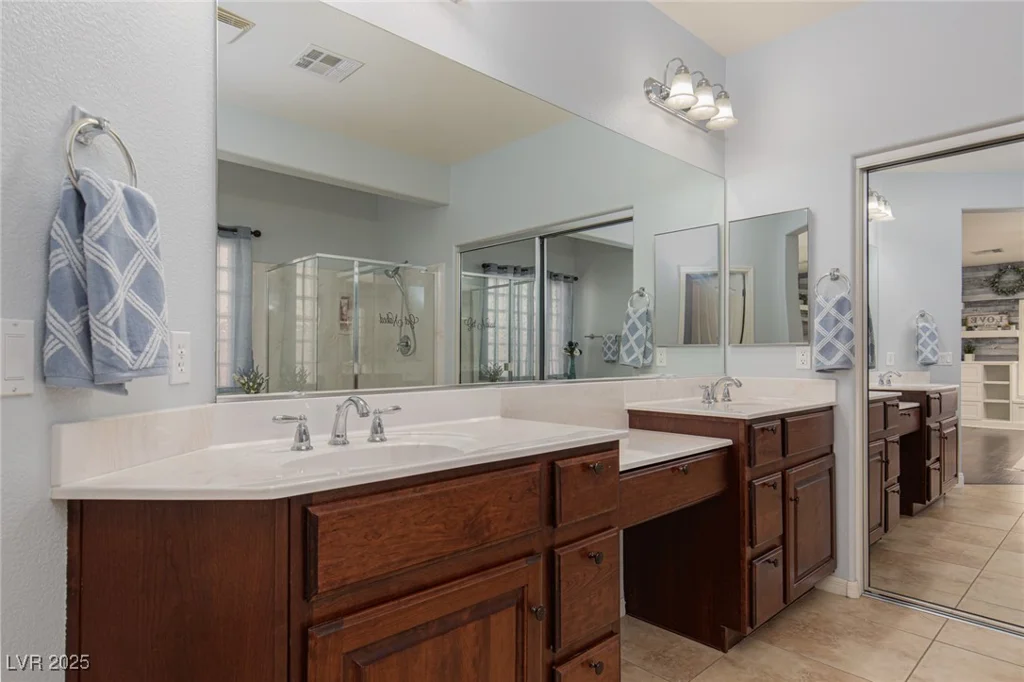5843 Reeves Springs, Las Vegas, NV 89131