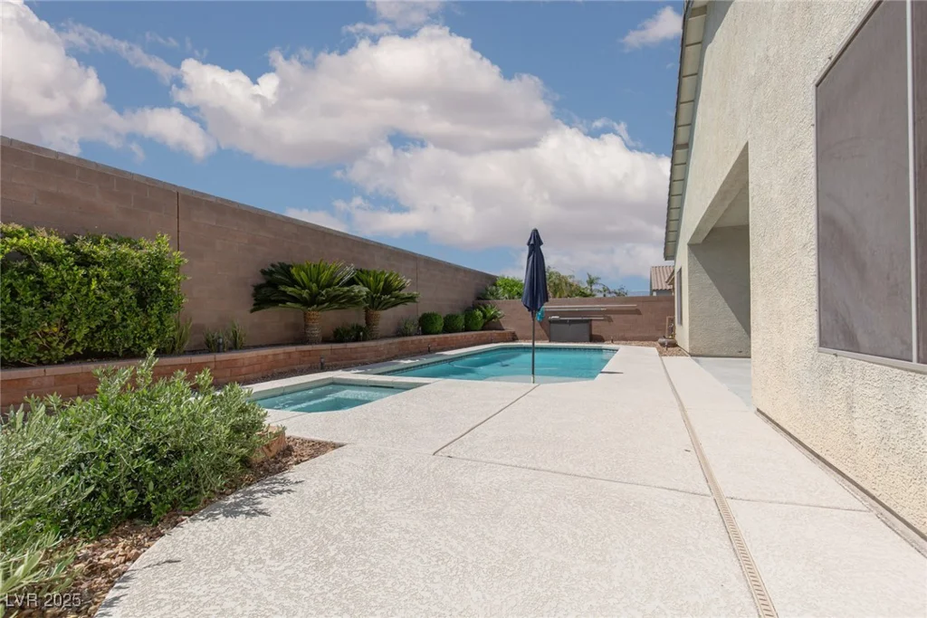 5843 Reeves Springs, Las Vegas, NV 89131