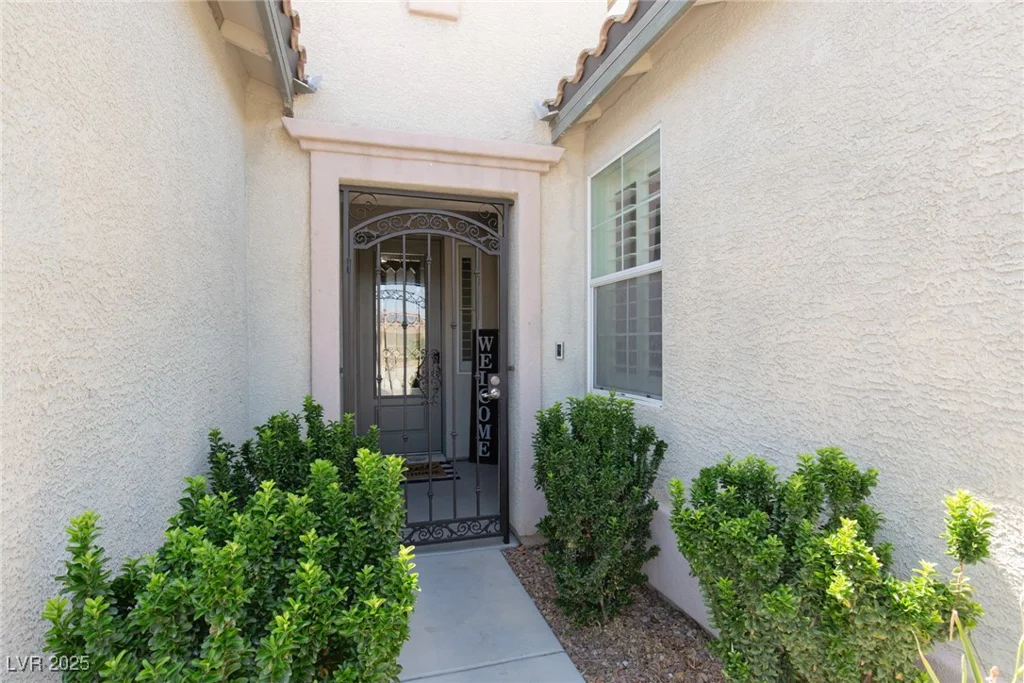 5843 Reeves Springs, Las Vegas, NV 89131