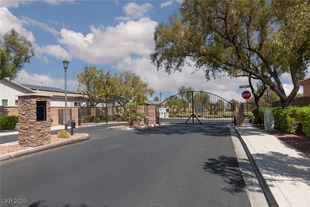 5843 Reeves Springs, Las Vegas, NV 89131