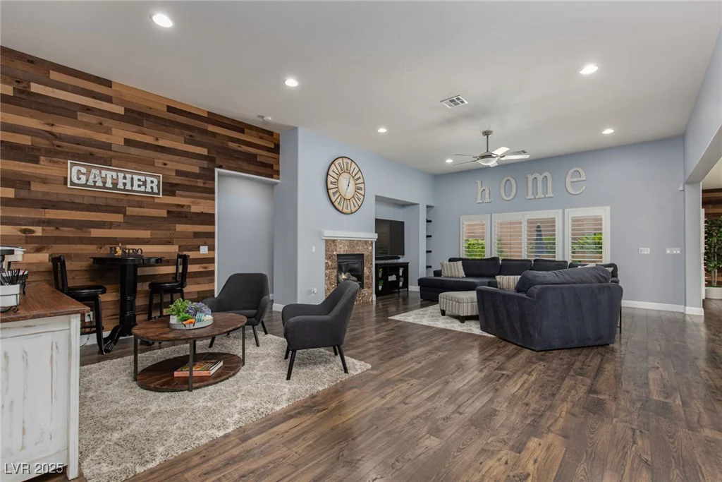 5843 Reeves Springs, Las Vegas, NV 89131