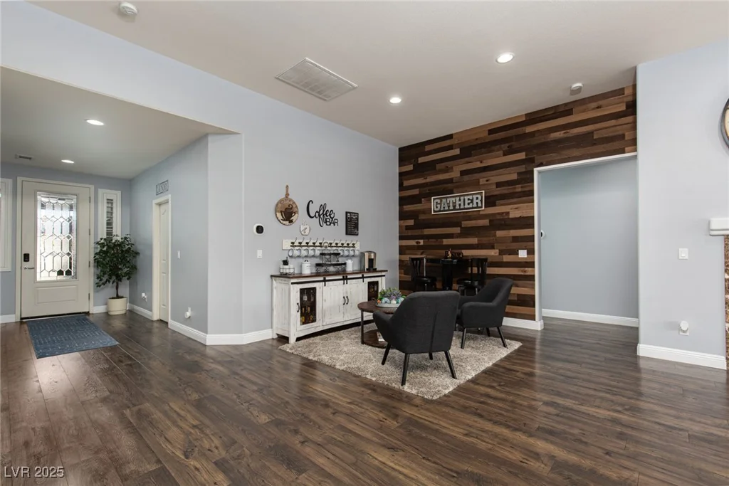 5843 Reeves Springs, Las Vegas, NV 89131