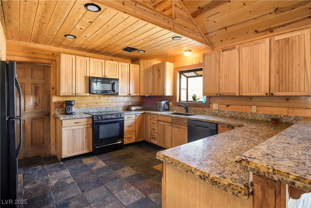 3900 Landberg, Las Vegas, NV 89141