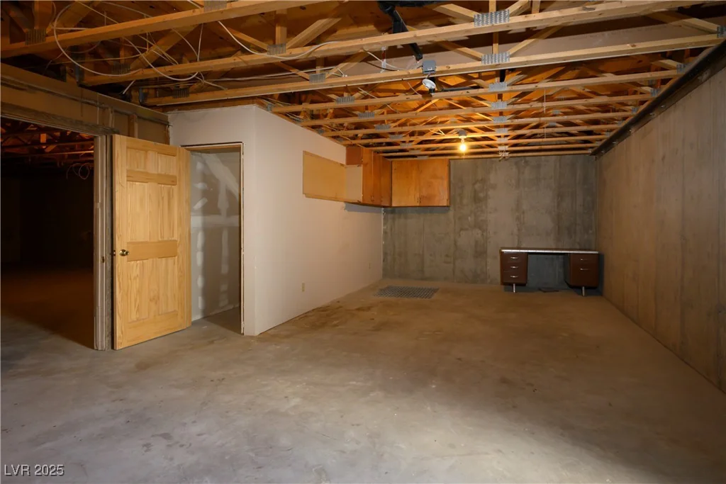 3900 Landberg, Las Vegas, NV 89141