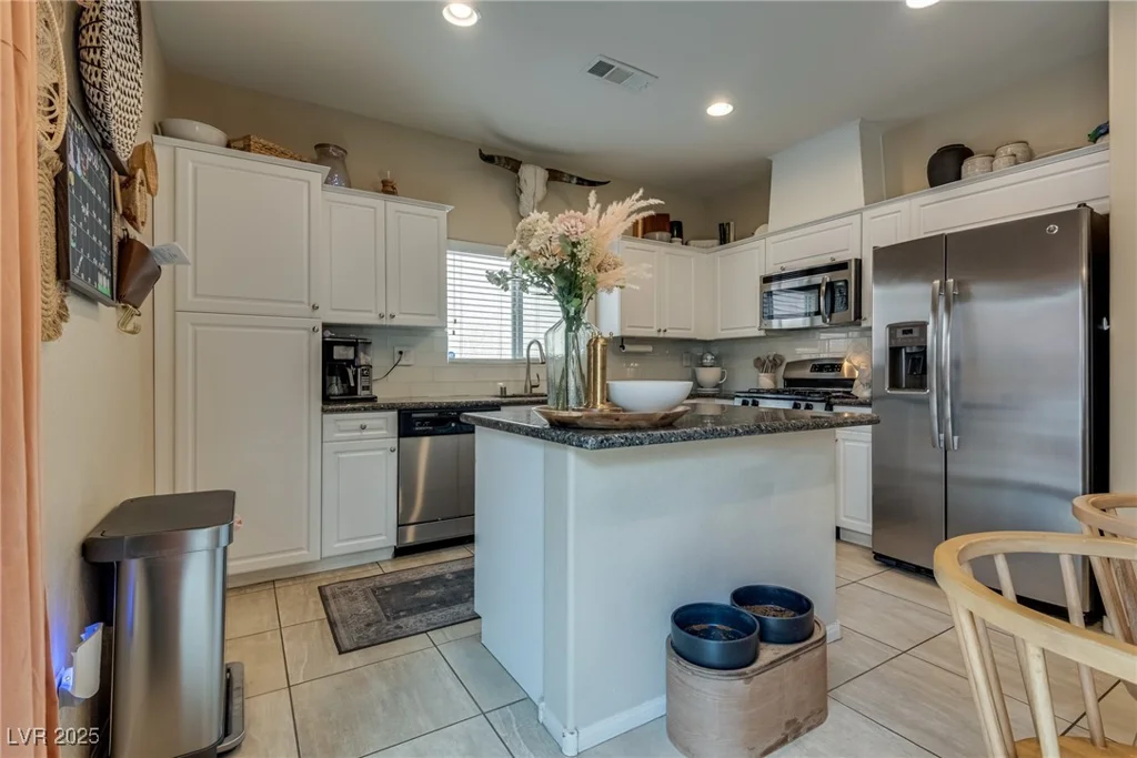 7919 Mineral Peak, Las Vegas, NV 89166
