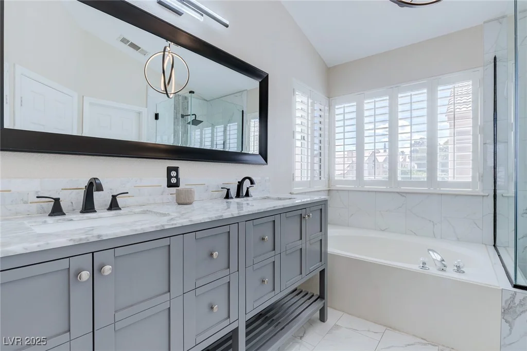 7905 Coral Point, Las Vegas, NV 89128