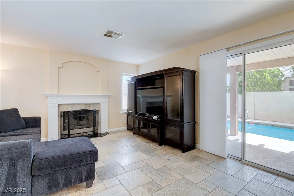 7905 Coral Point, Las Vegas, NV 89128
