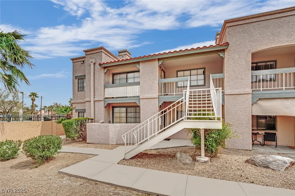 5170 Jones, Las Vegas, NV 89118