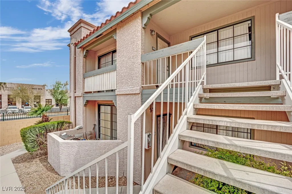 5170 Jones, Las Vegas, NV 89118