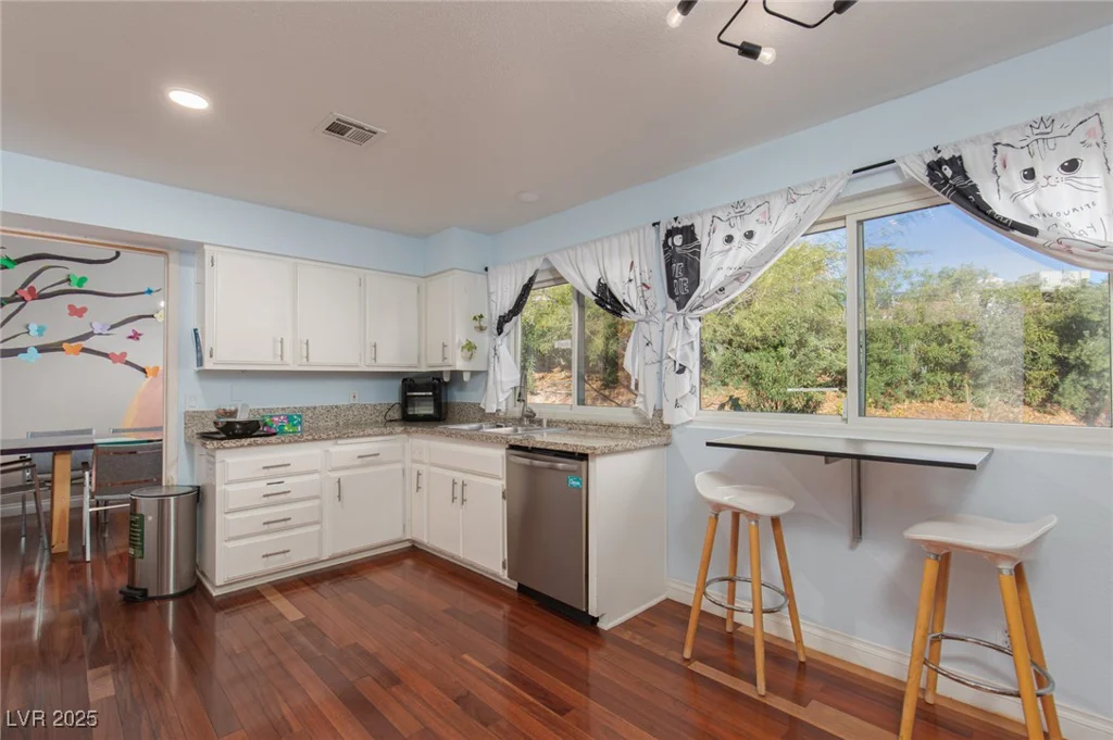 5010 Mick, Las Vegas, NV 89103