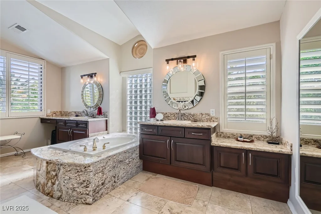 3560 Five Pennies, Las Vegas, NV 89120