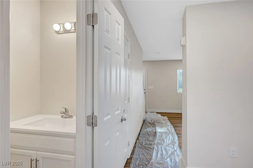 609 Greenbriar Townhouse, Las Vegas, NV 89121