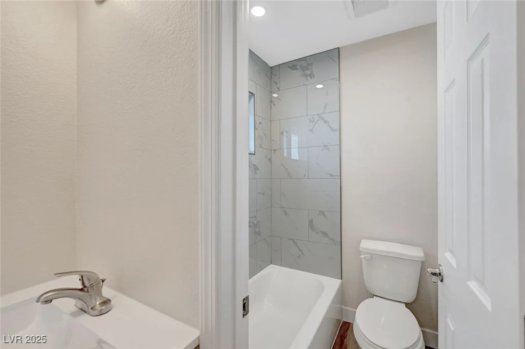609 Greenbriar Townhouse, Las Vegas, NV 89121