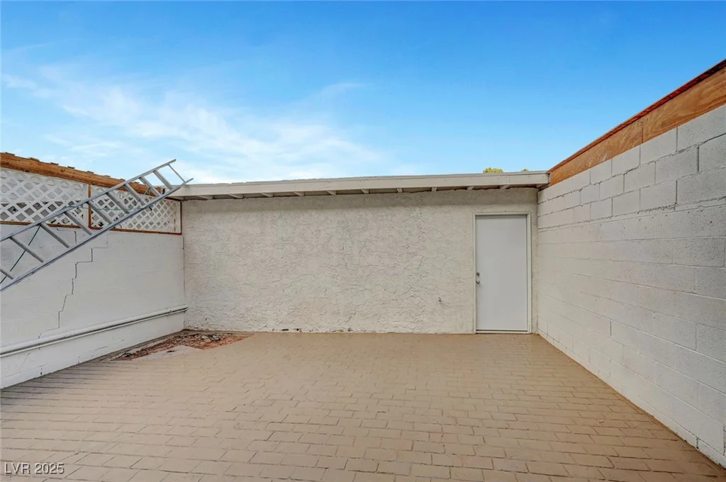 609 Greenbriar Townhouse, Las Vegas, NV 89121