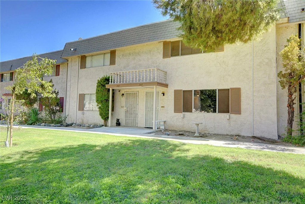 609 Greenbriar Townhouse, Las Vegas, NV 89121