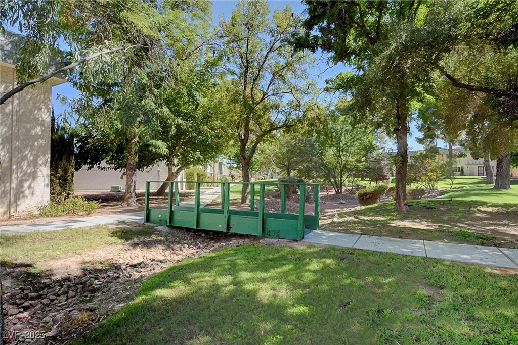 609 Greenbriar Townhouse, Las Vegas, NV 89121