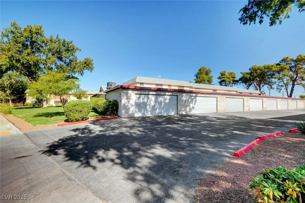 609 Greenbriar Townhouse, Las Vegas, NV 89121