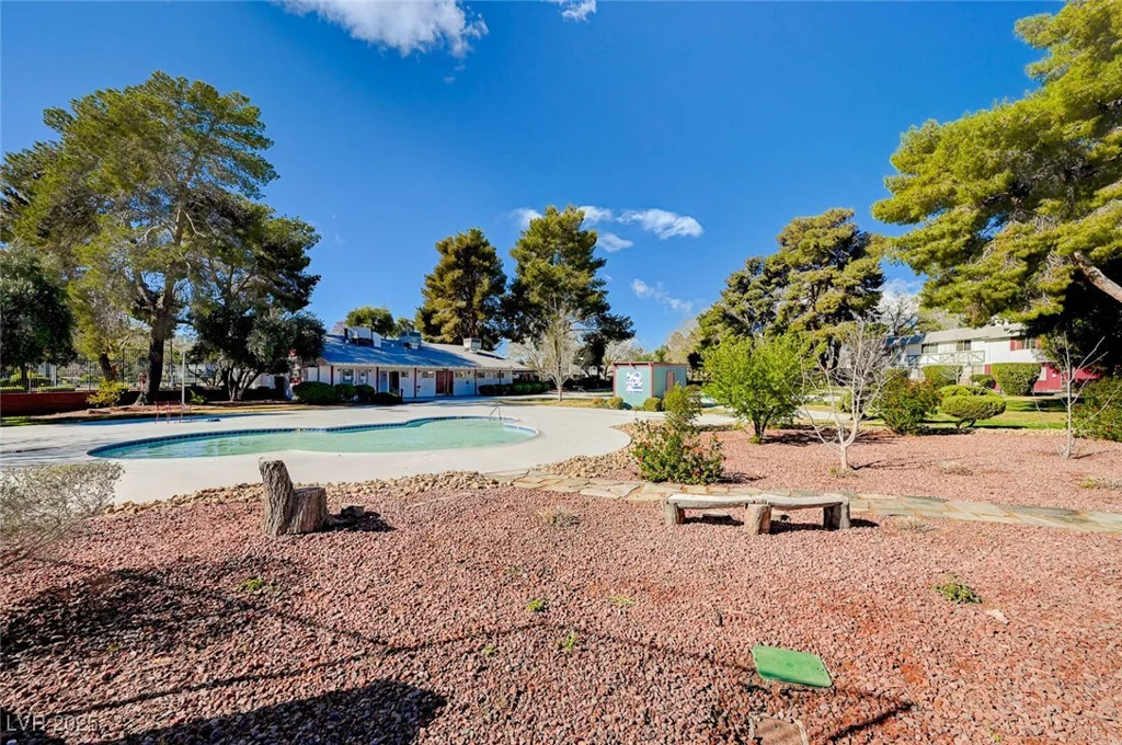 609 Greenbriar Townhouse, Las Vegas, NV 89121