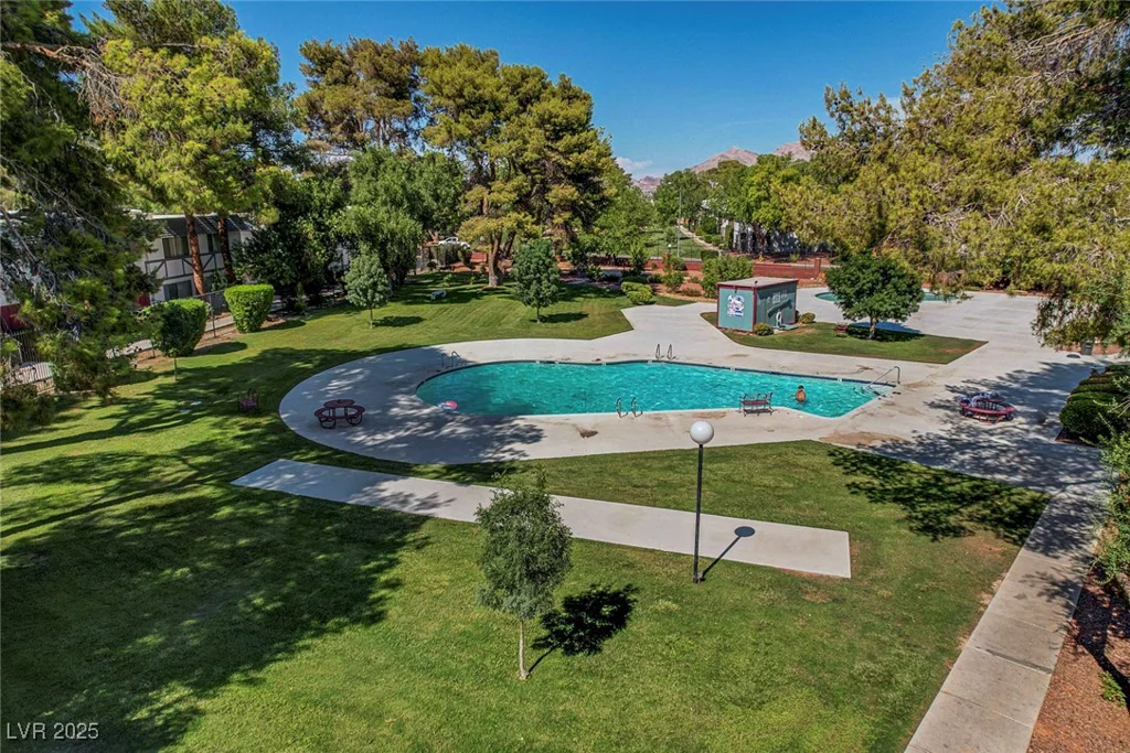 609 Greenbriar Townhouse, Las Vegas, NV 89121