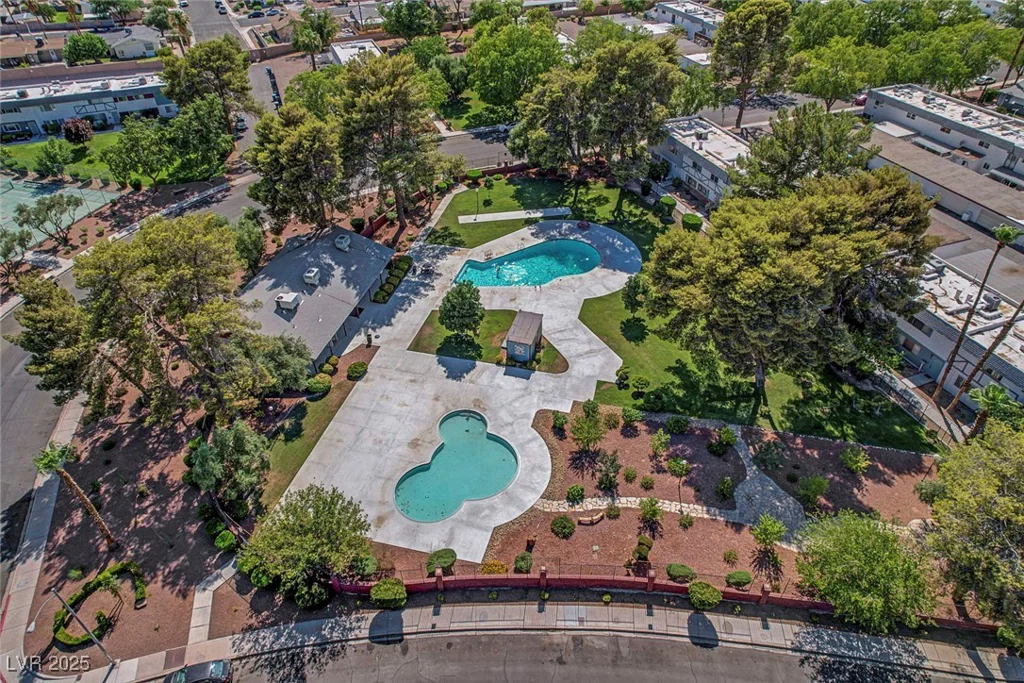 609 Greenbriar Townhouse, Las Vegas, NV 89121