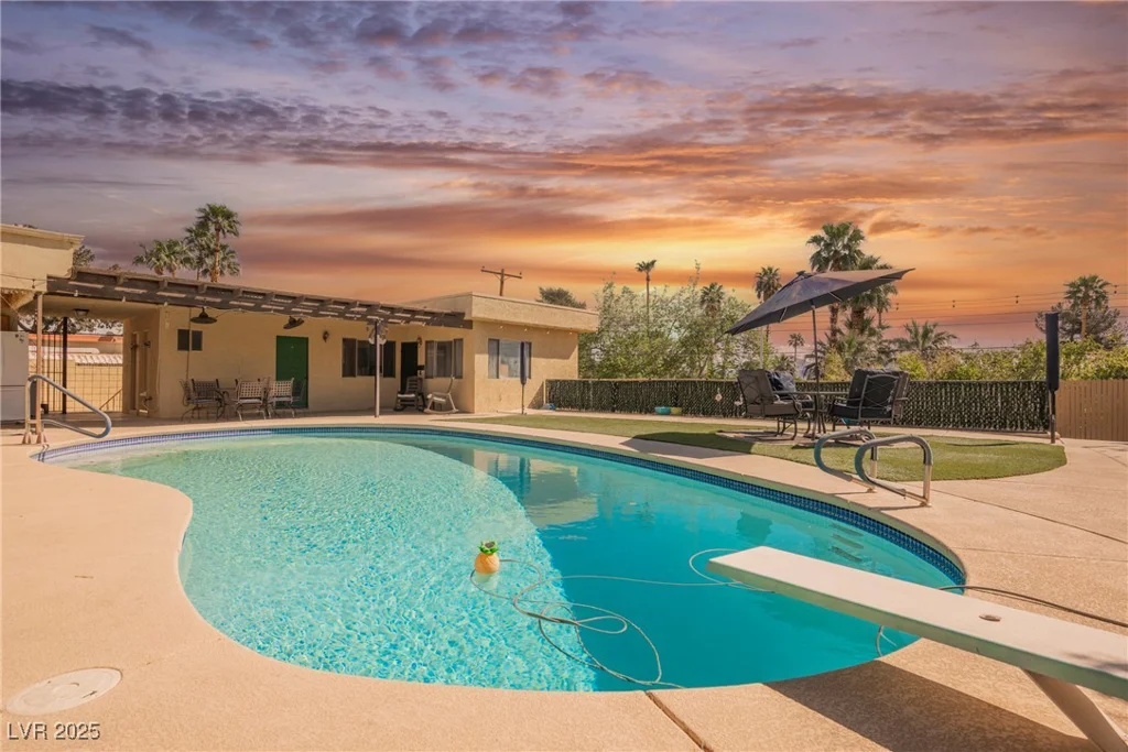 1709 Chapman, Las Vegas, NV 89104