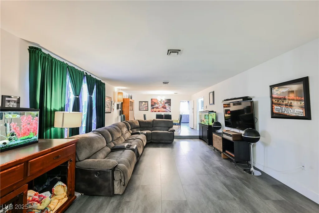 1709 Chapman, Las Vegas, NV 89104