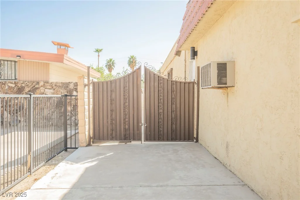 1709 Chapman, Las Vegas, NV 89104