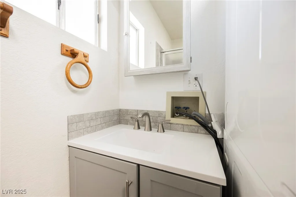 1709 Chapman, Las Vegas, NV 89104
