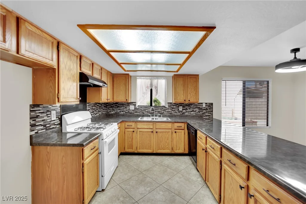 5845 Killala, Las Vegas, NV 89110