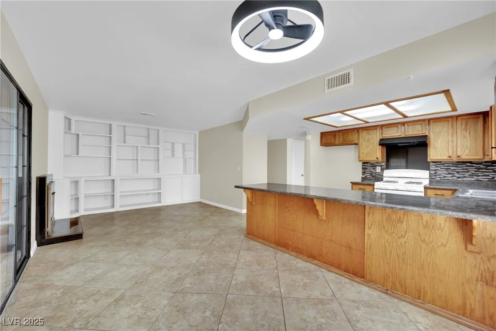 5845 Killala, Las Vegas, NV 89110