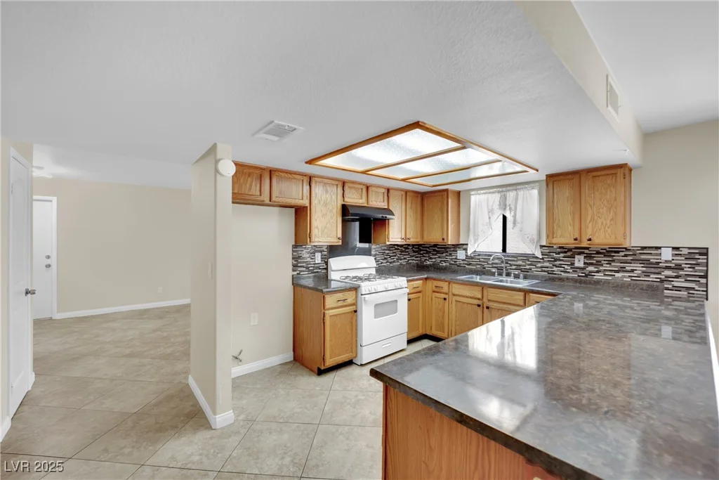 5845 Killala, Las Vegas, NV 89110