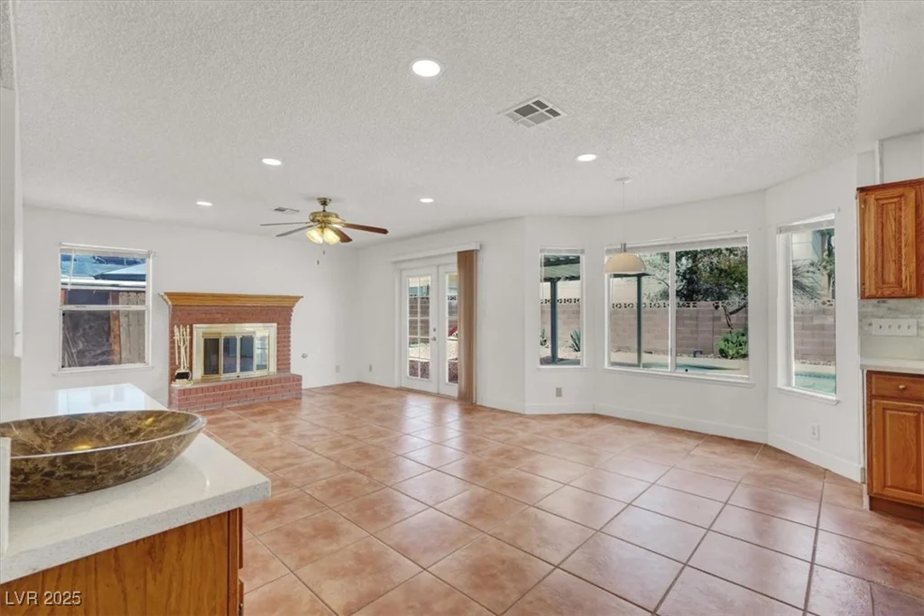8600 Soneto, Las Vegas, NV 89117