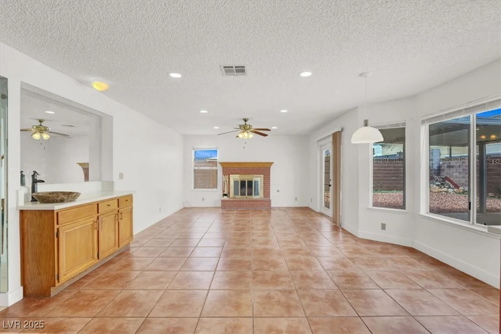 8600 Soneto, Las Vegas, NV 89117