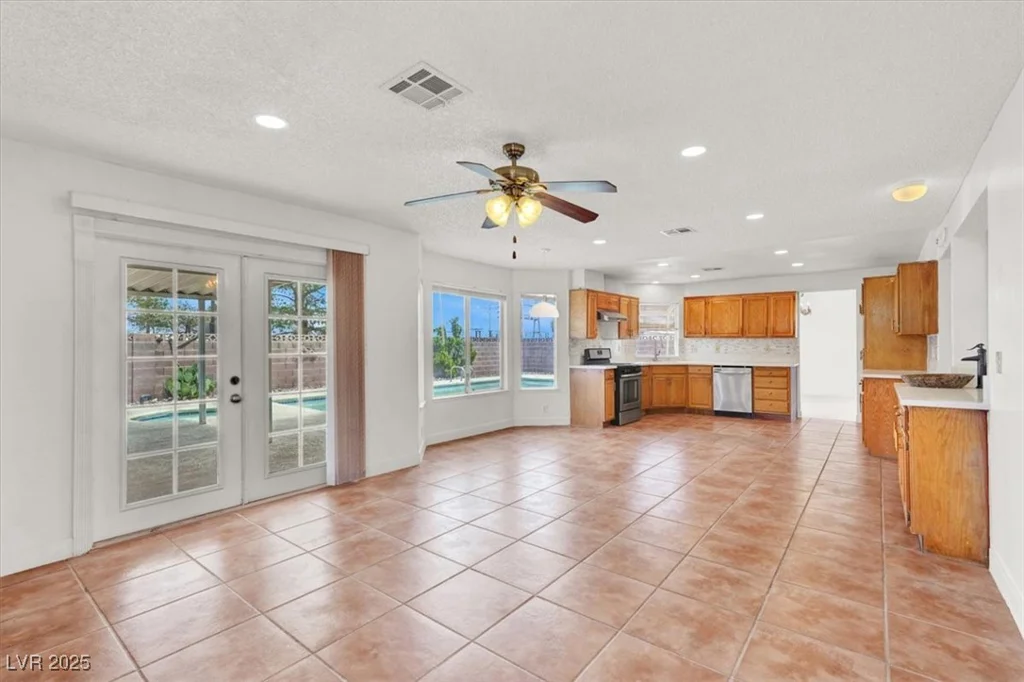 8600 Soneto, Las Vegas, NV 89117