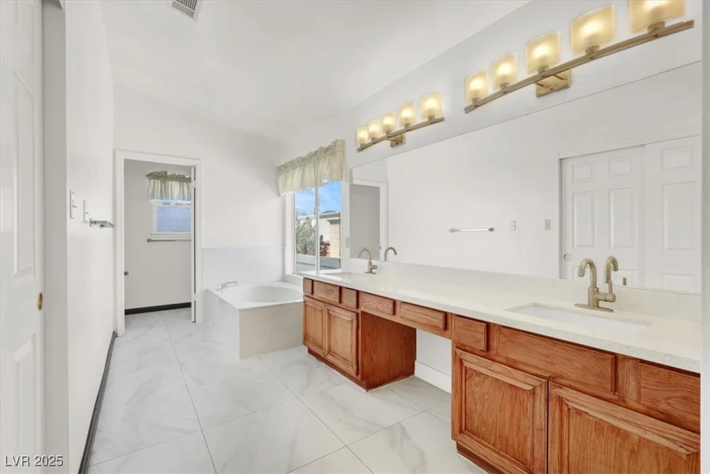 8600 Soneto, Las Vegas, NV 89117