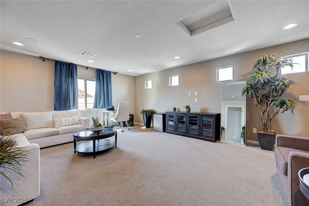 8383 Bartholomew Park, Las Vegas, NV 89139