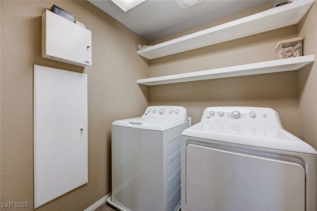 8383 Bartholomew Park, Las Vegas, NV 89139