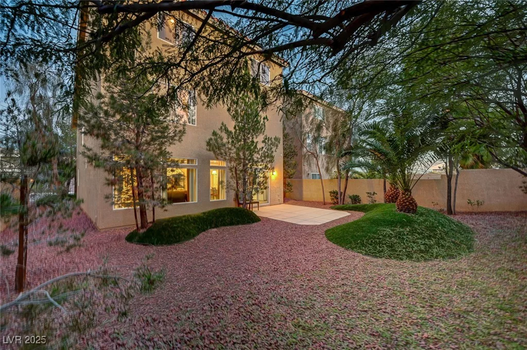 8383 Bartholomew Park, Las Vegas, NV 89139