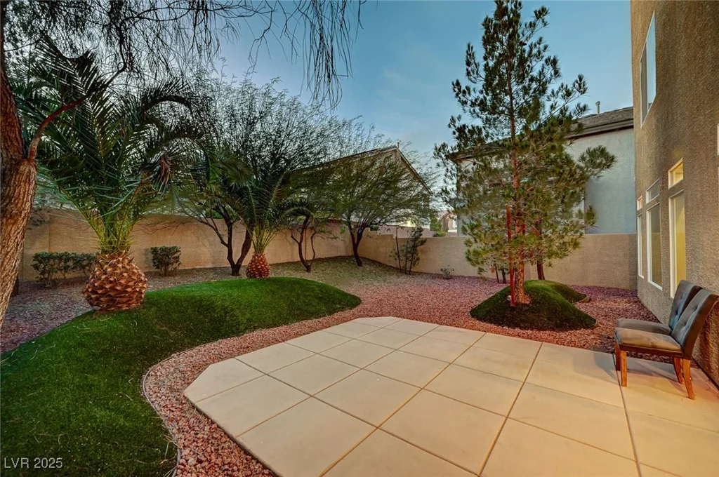 8383 Bartholomew Park, Las Vegas, NV 89139