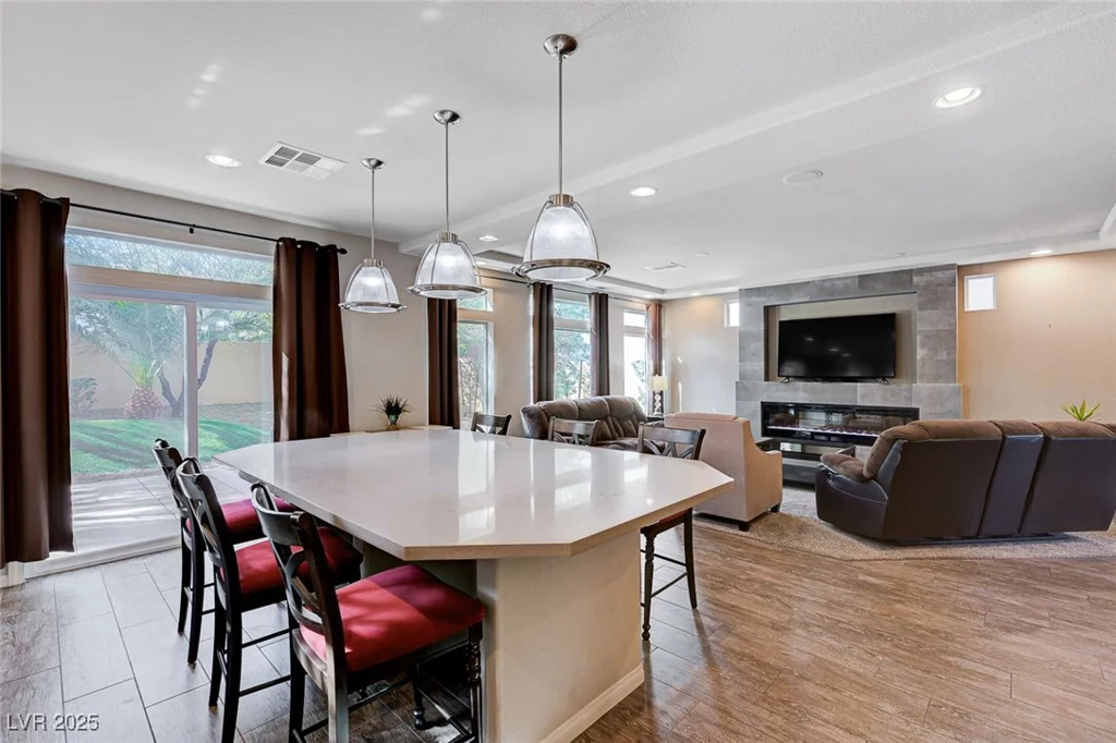 8383 Bartholomew Park, Las Vegas, NV 89139