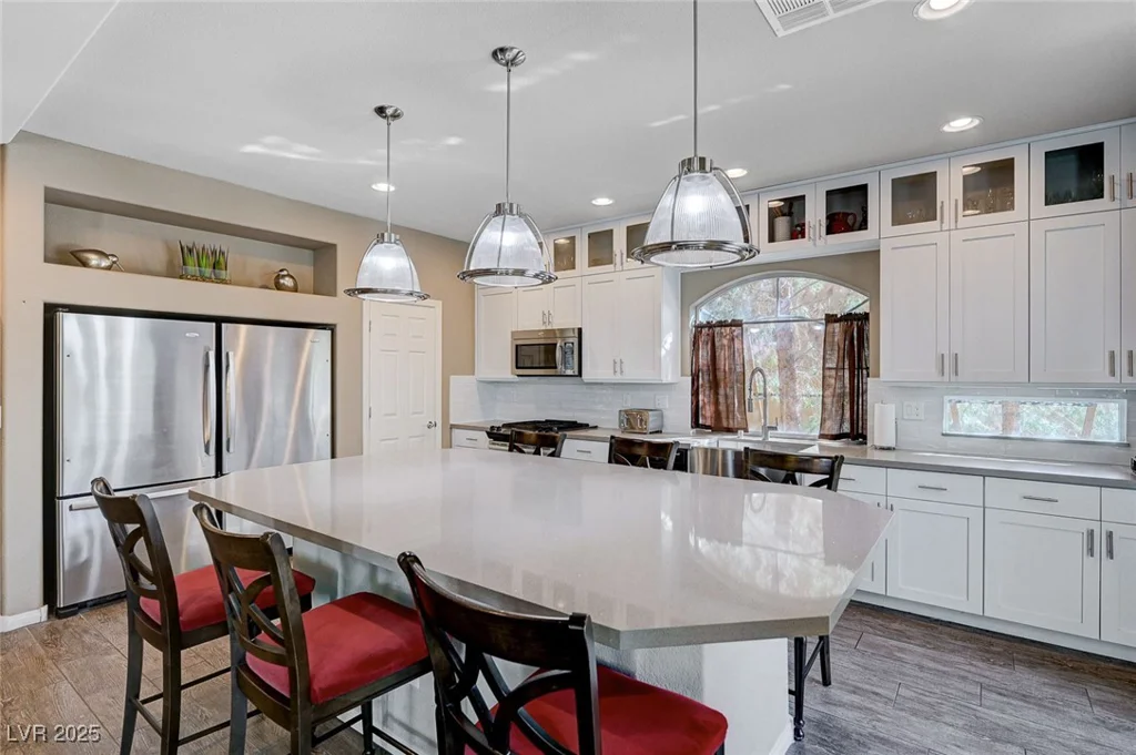 8383 Bartholomew Park, Las Vegas, NV 89139